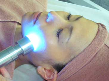 エステ・サプリ｜青色LED
吹き出物などに効果があります。